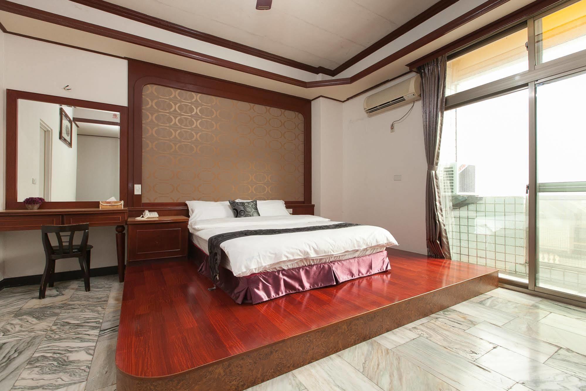 הואליין סיטי 陶陶居商旅 Tautauchu Hotel מראה חיצוני תמונה
