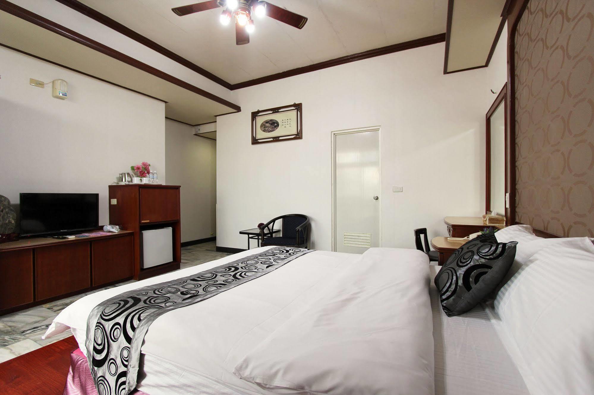 הואליין סיטי 陶陶居商旅 Tautauchu Hotel מראה חיצוני תמונה