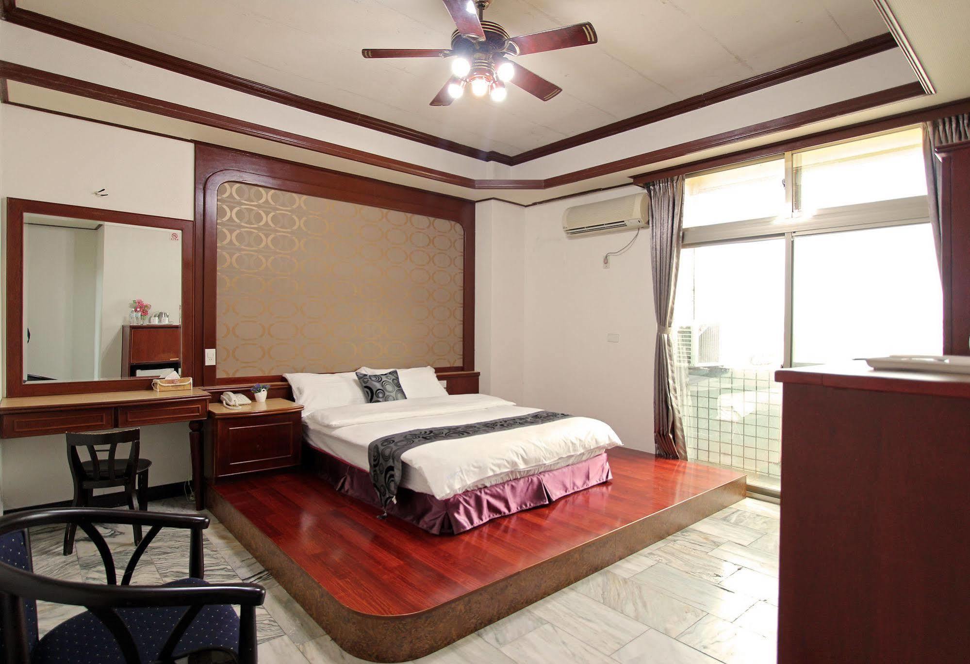 הואליין סיטי 陶陶居商旅 Tautauchu Hotel מראה חיצוני תמונה